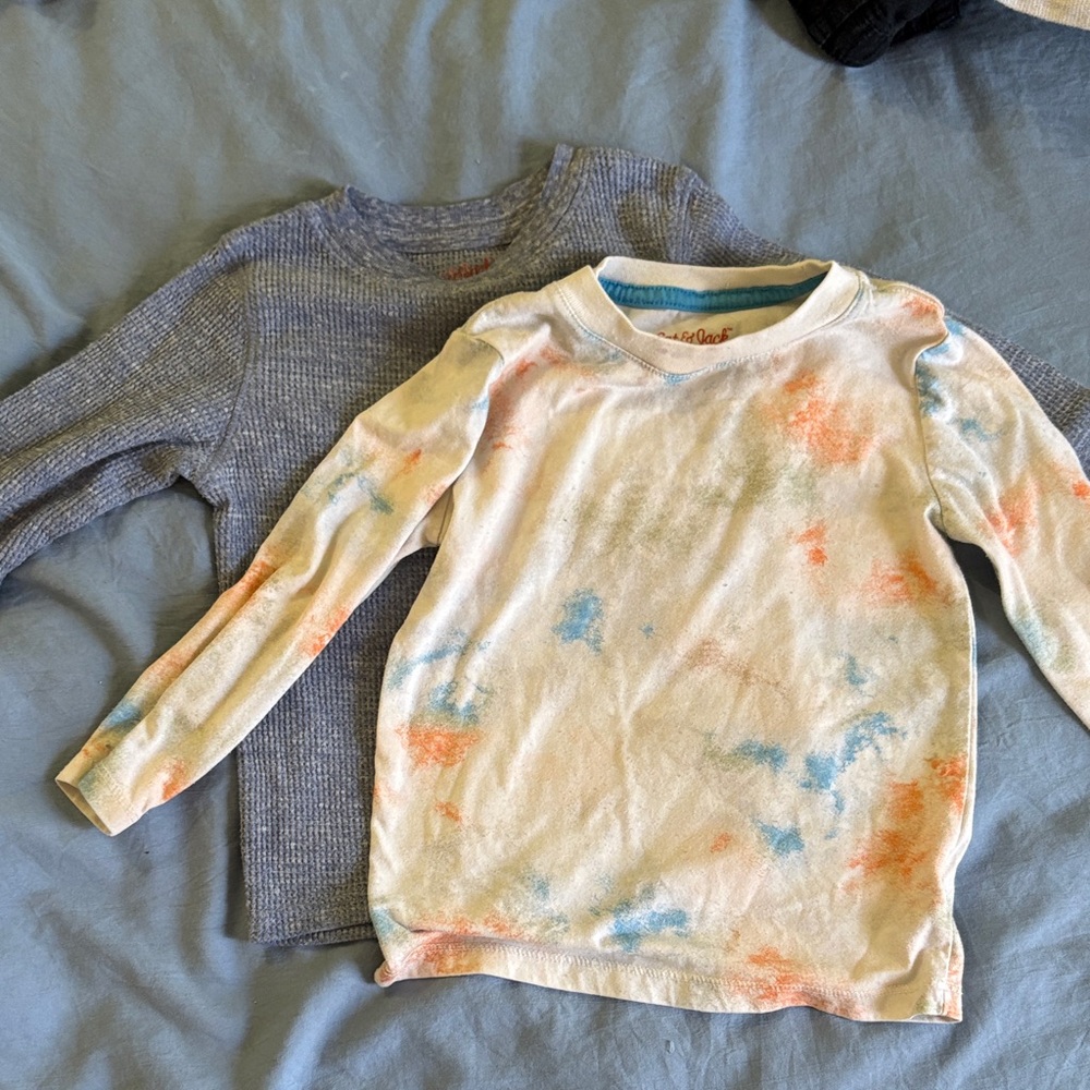 2 Cat & Jack Cream Long Sleeves; Tie-Dye w/Blue & Orange; light blue thermal